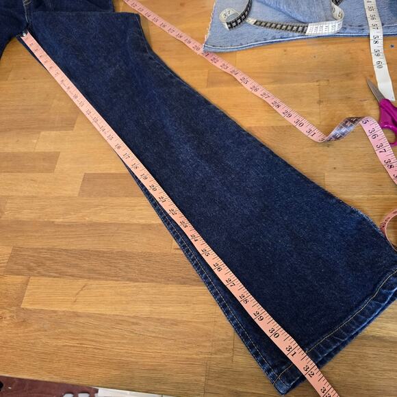 Levi's Vintage Y2K 2000 Women's 517 Boot Cut Flare Dark Blue Jean 3 JR M - Picture 12 of 13